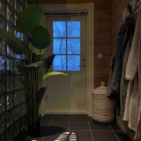Villa With High Standard By The Pasvik River Kirkenes